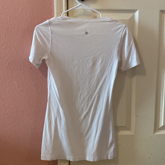 Lululemon t-shirt - Picture 3 of 3